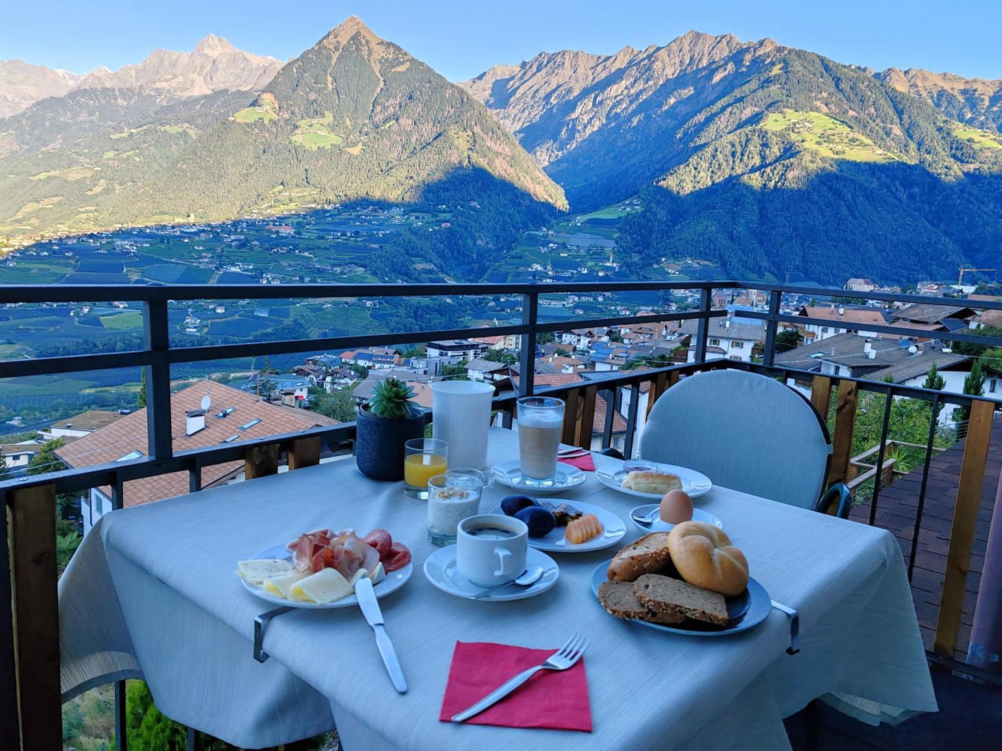 Schenna Garni Eden Bed & Breakfast Exterior foto